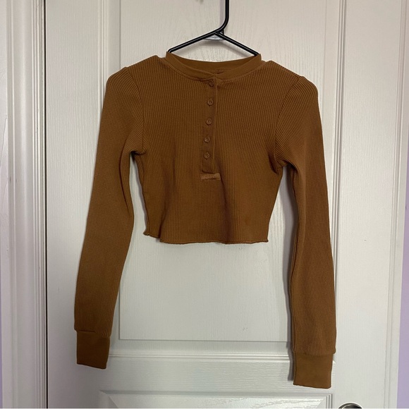 SKIMS Waffle Henley Top - Picture 3 of 5